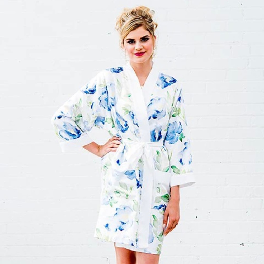 Hello Gorgeous Plus Size blue flower‎ robe
